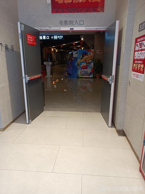 操老师的小逼的相关介绍