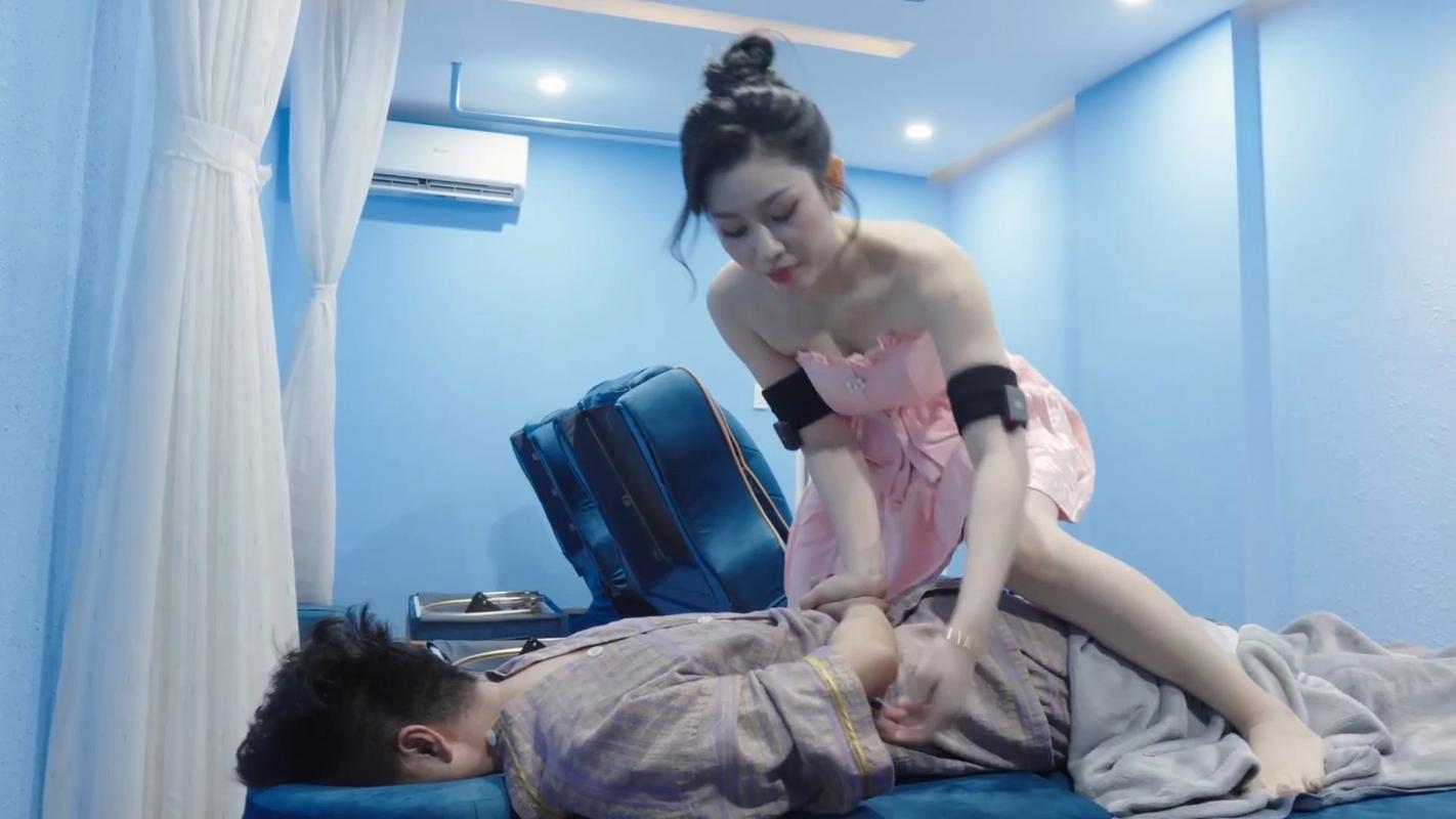 美女老师求操的相关介绍