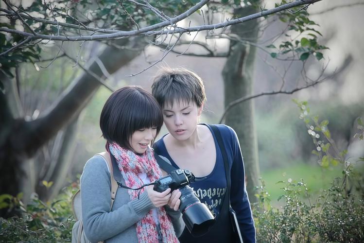 18岁美女黄色片的相关介绍