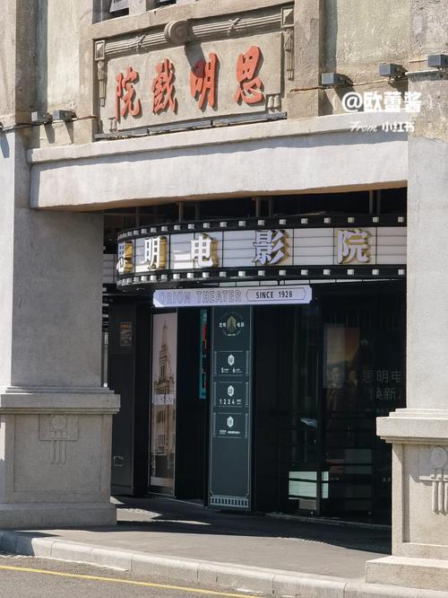 一边摸一边受不的相关介绍