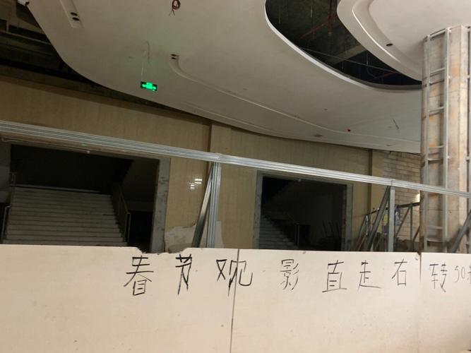 巨乳人妻的不伦的相关介绍