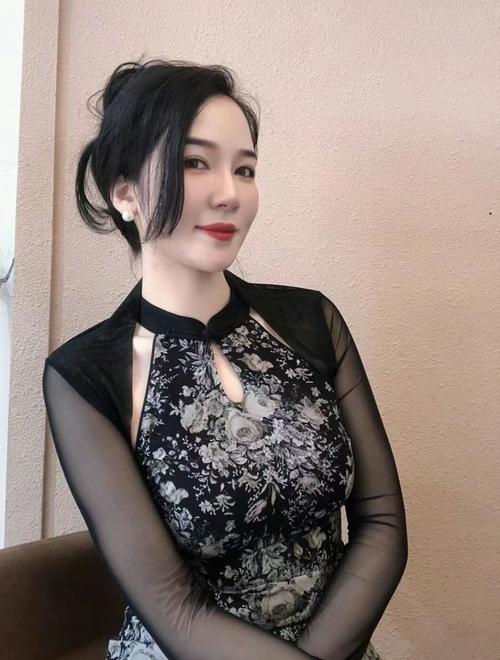 制服丝袜美腿高跟极品国产av的相关介绍