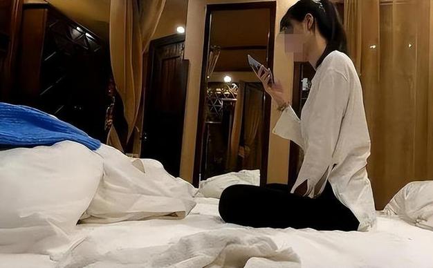 性感美女被男生狂插的动图的相关介绍