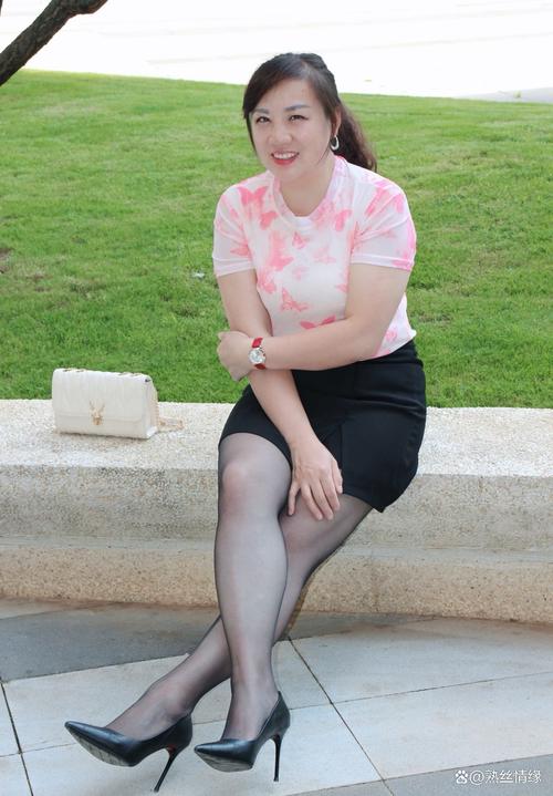 亚洲熟女少妇1区2区的相关介绍