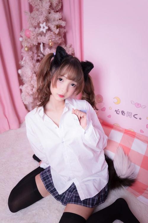 一边舔一边吃的相关介绍