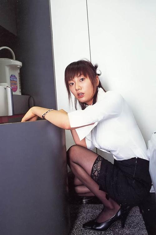 玩弄人妻少妇av少的相关介绍