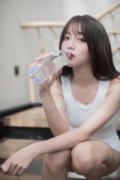 操美女流白浆av的相关介绍