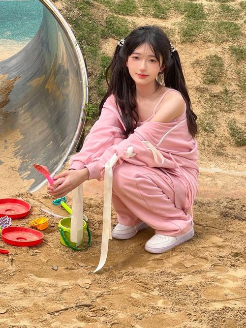 美女电影院的相关介绍