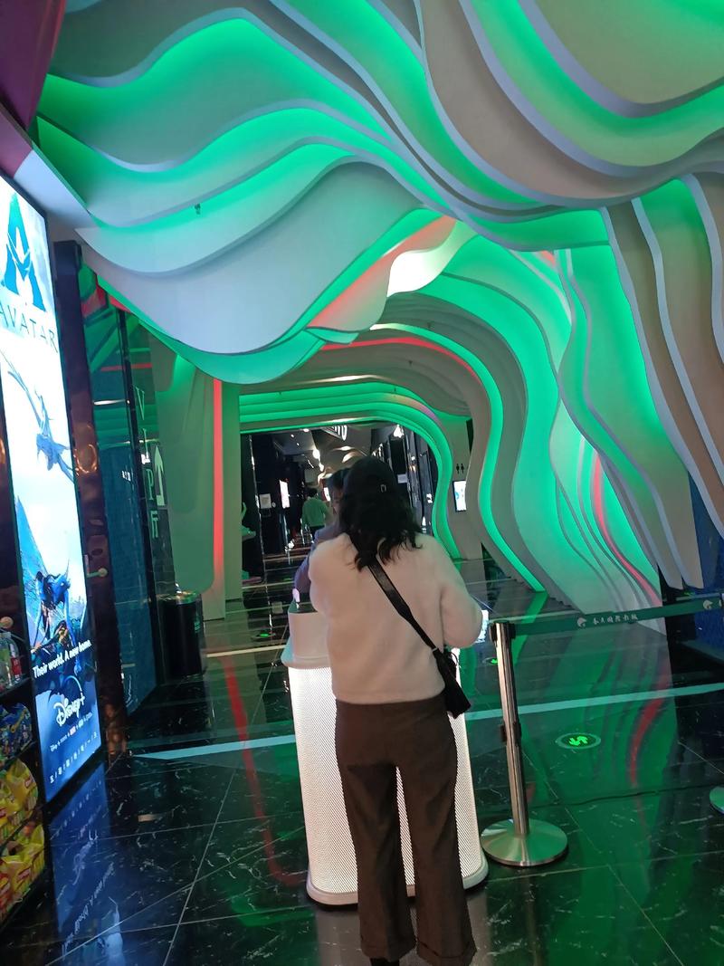 巨茎与美艳人妻秘书的相关介绍
