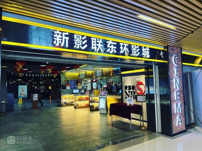 一边亲胸一边摸一边揉的相关介绍