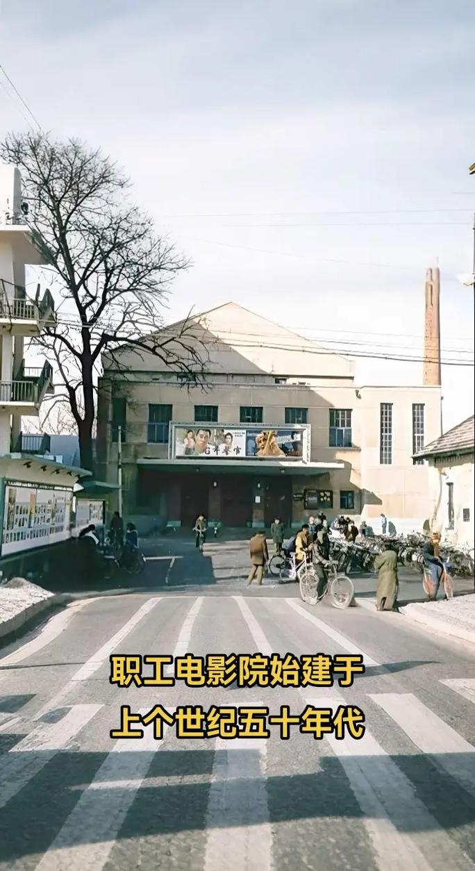 玩弄人妻的高官的相关介绍