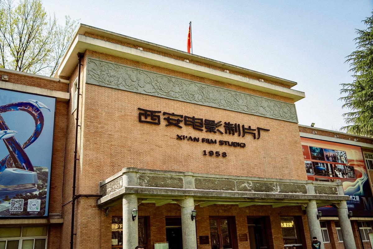 啪啪干人妻的相关介绍