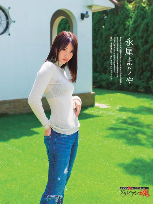 操美女老师逼的相关介绍
