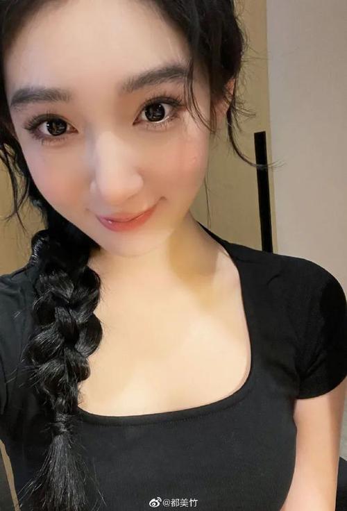 亚洲 欧美 在线 人妻的相关介绍