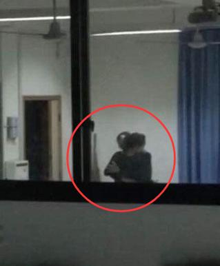 精品人妻少妇一级毛的相关介绍